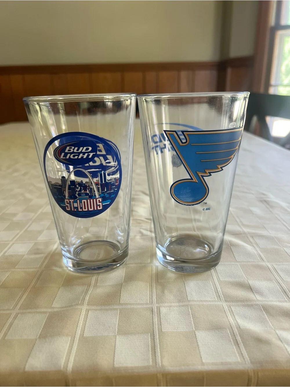 Budweiser Blue Logo Pint Glasses - Blue and White
